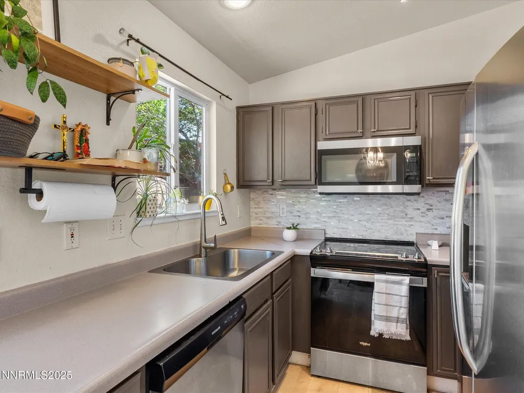 6485 Oneida Sun Valley NV 89433