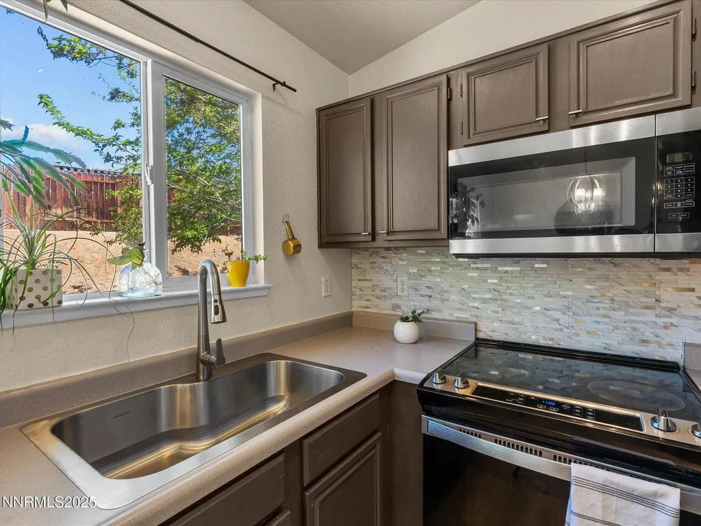 6485 Oneida Sun Valley NV 89433