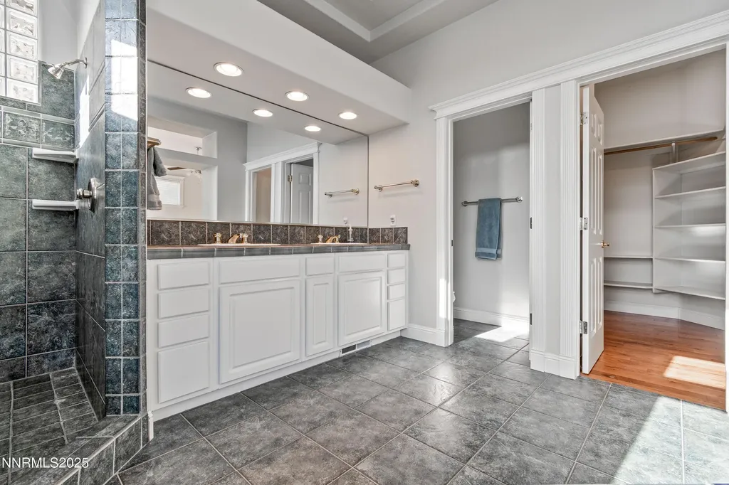 2093 Tamarisk Reno NV 89502