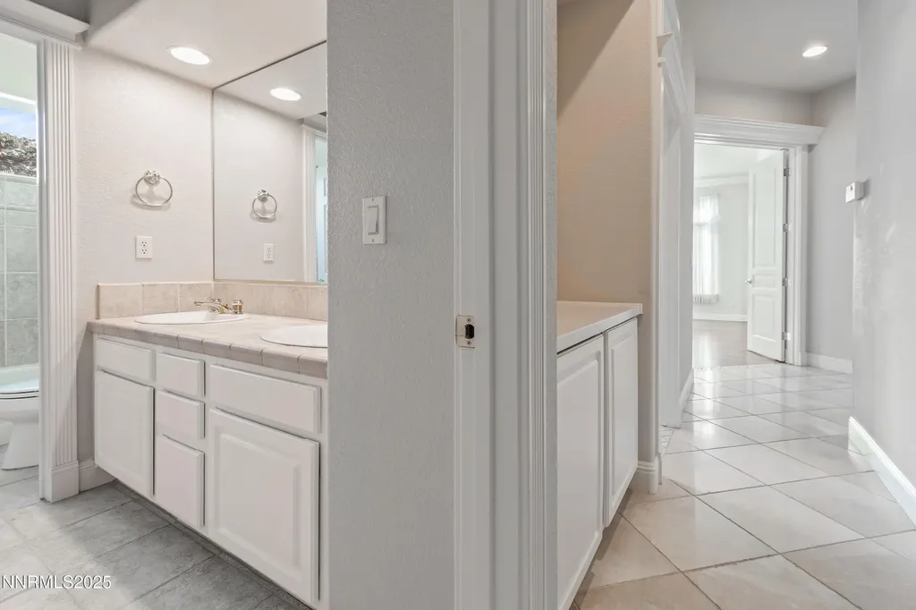 2093 Tamarisk Reno NV 89502
