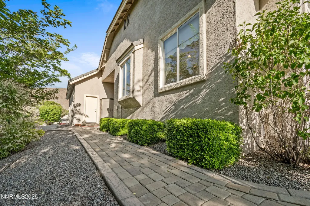 2093 Tamarisk Reno NV 89502