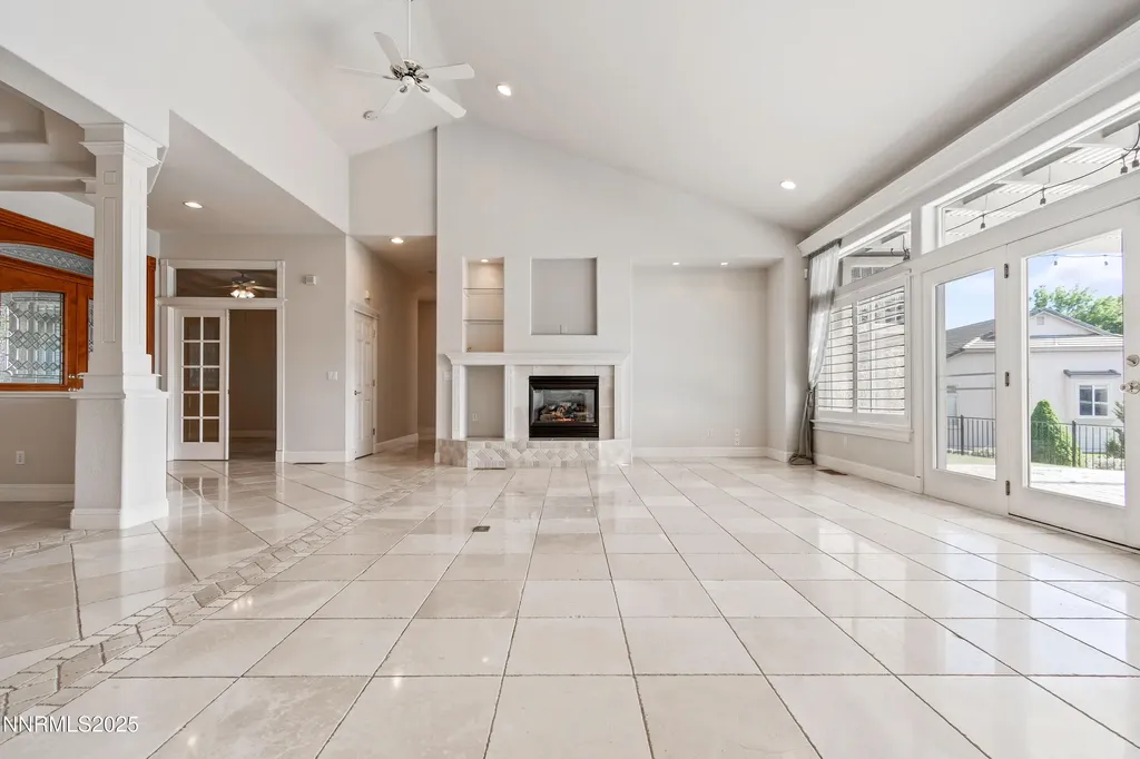 2093 Tamarisk Reno NV 89502
