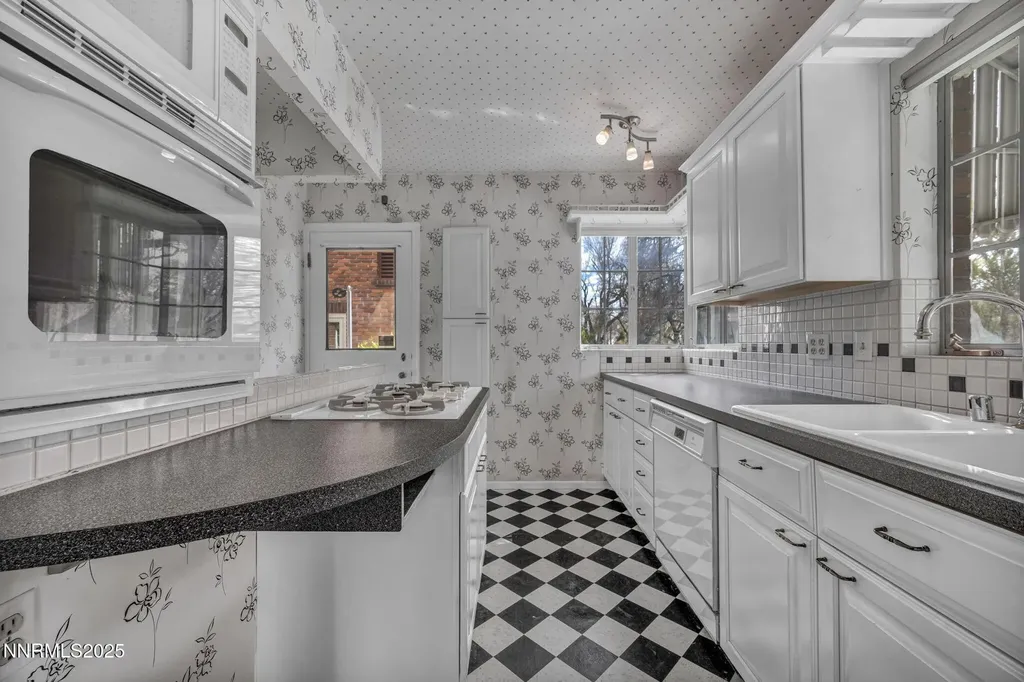 590 St Lawrence Reno NV 89509