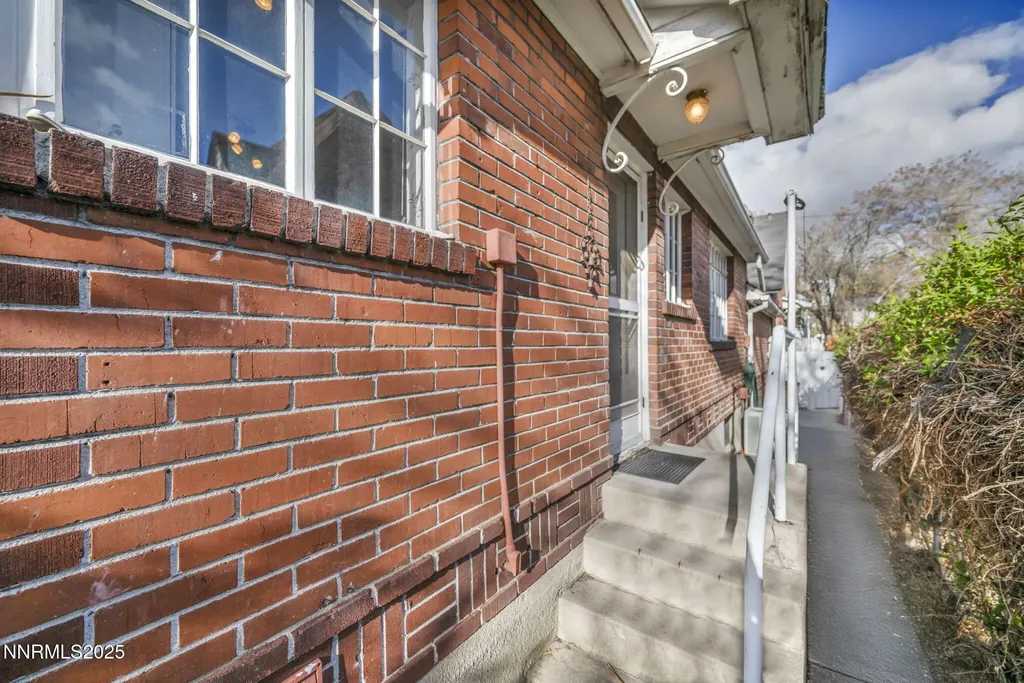 590 St Lawrence Reno NV 89509