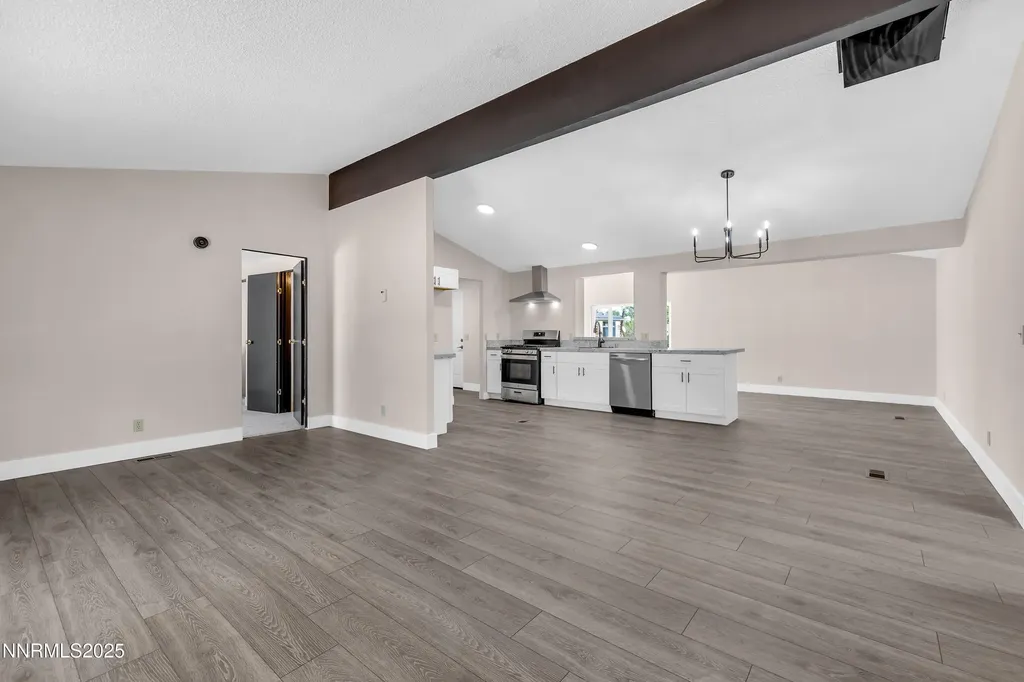 6120 Leon Sun Valley NV 89433