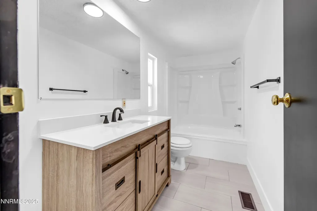 6120 Leon Sun Valley NV 89433