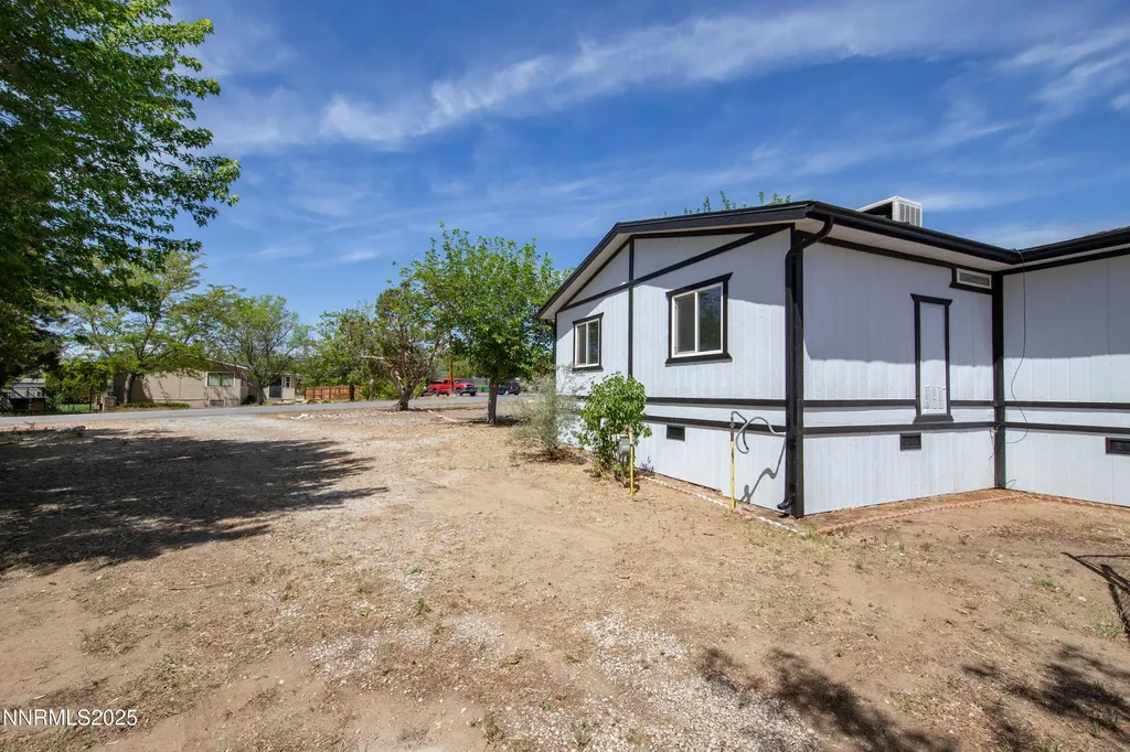 6120 Leon Sun Valley NV 89433