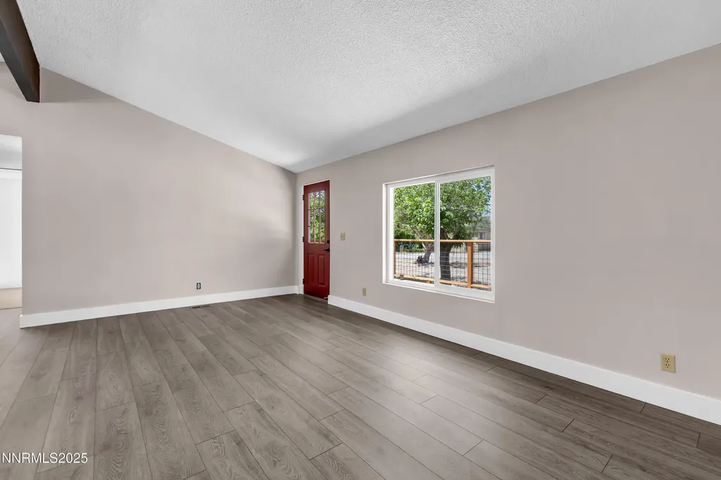6120 Leon Sun Valley NV 89433