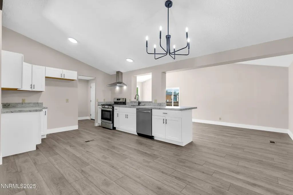 6120 Leon Sun Valley NV 89433
