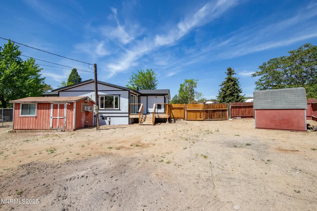6120 Leon Sun Valley NV 89433