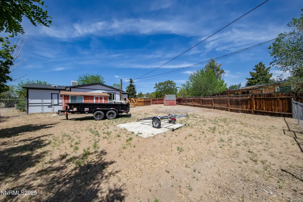 6120 Leon Sun Valley NV 89433