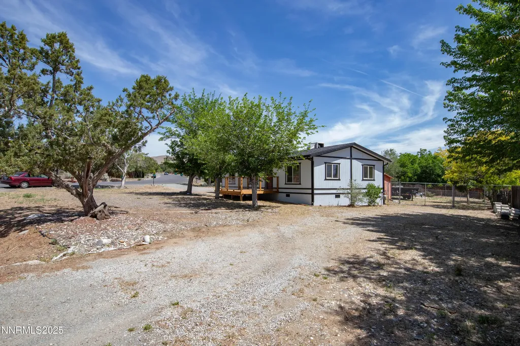 6120 Leon Sun Valley NV 89433