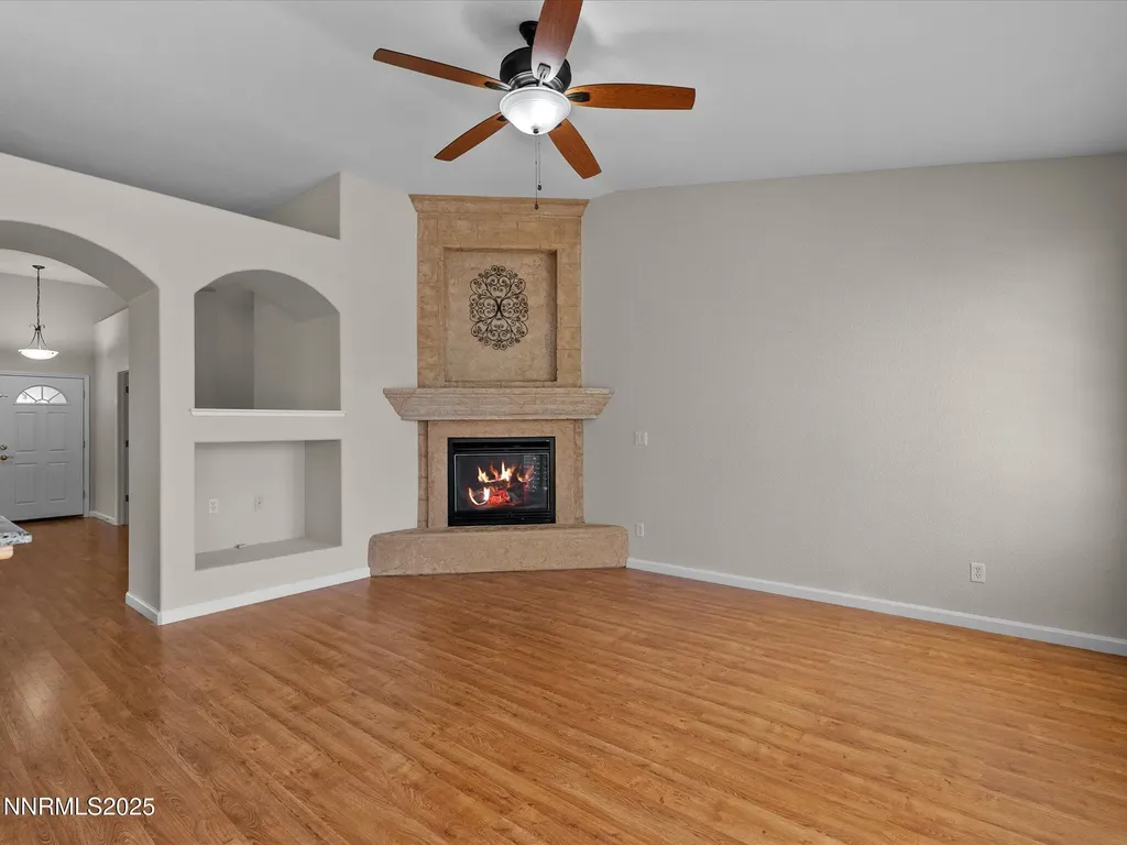 1188 Bramling Cross Sparks NV 89441