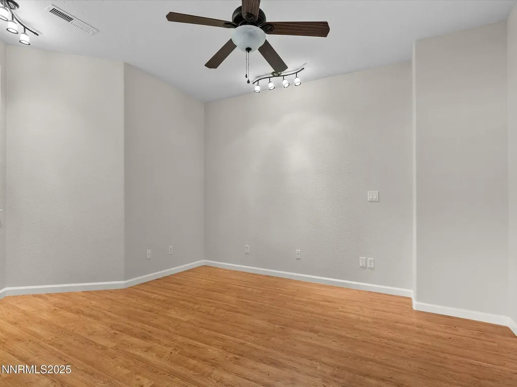 1188 Bramling Cross Sparks NV 89441