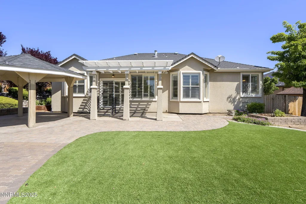 1188 Bramling Cross Sparks NV 89441