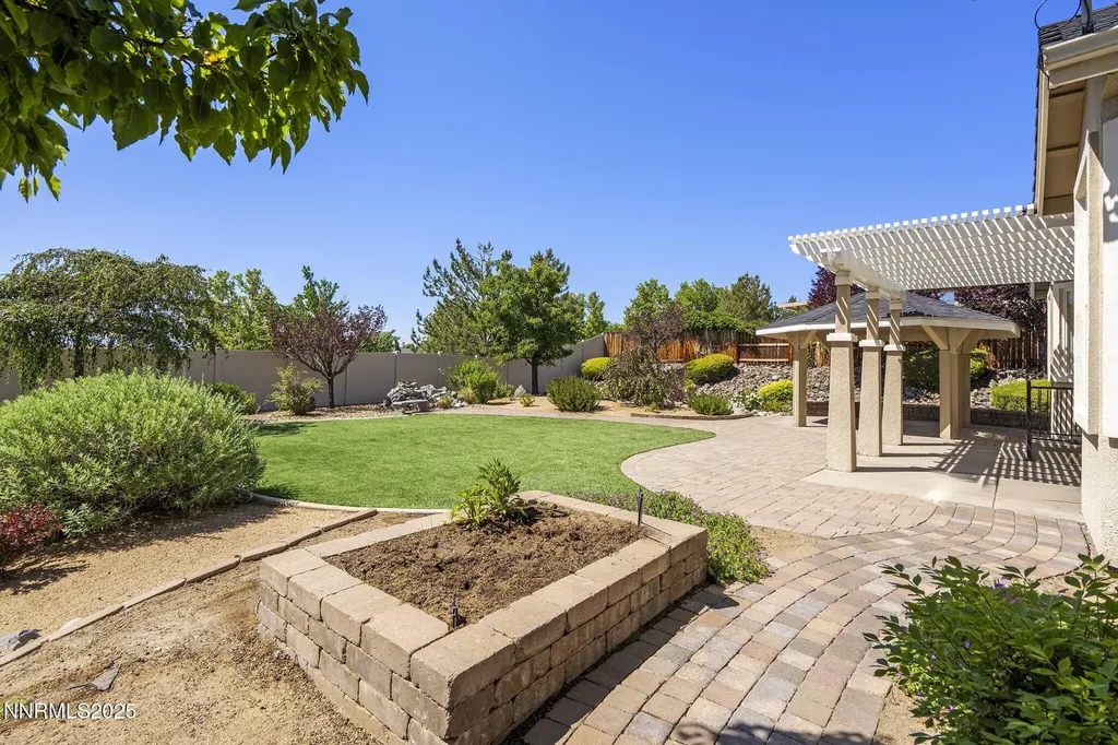 1188 Bramling Cross Sparks NV 89441