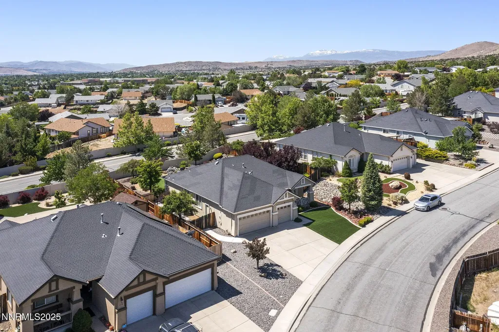 1188 Bramling Cross Sparks NV 89441