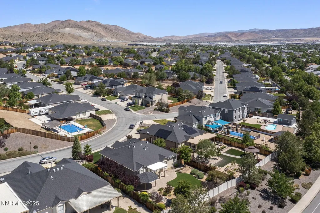 1188 Bramling Cross Sparks NV 89441