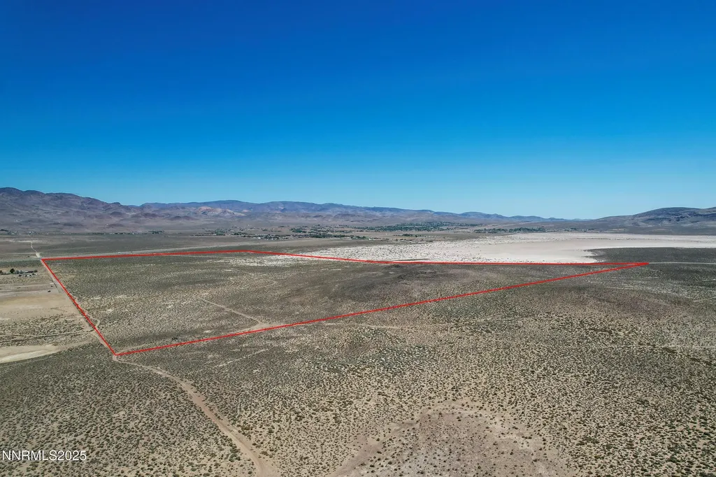 7975 Break-a-heart Silver Springs NV 89429