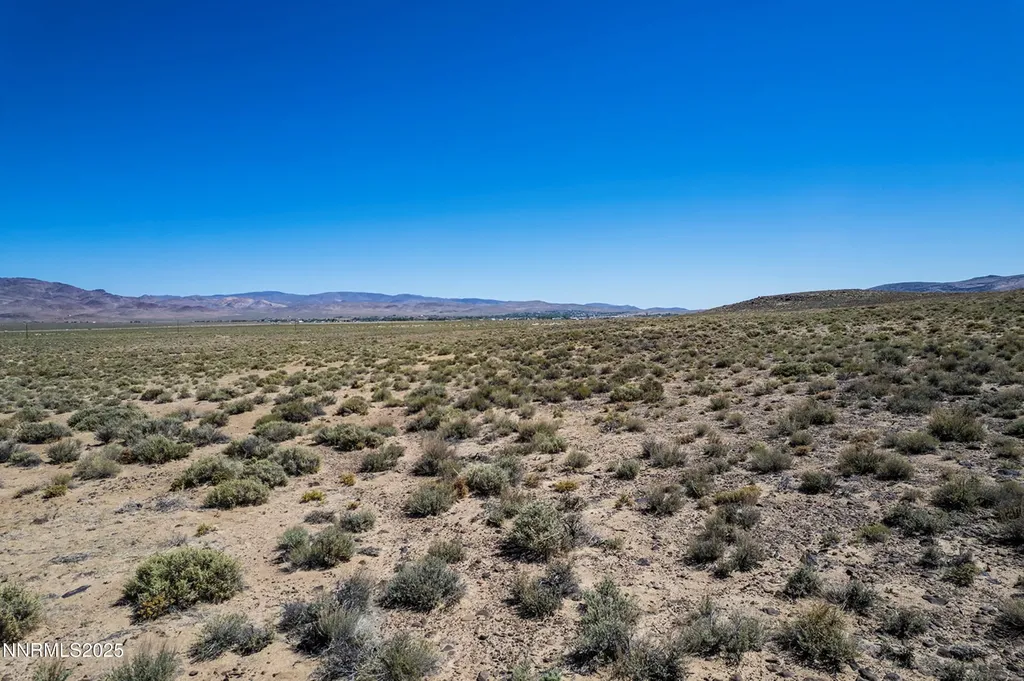 7975 Break-a-heart Silver Springs NV 89429