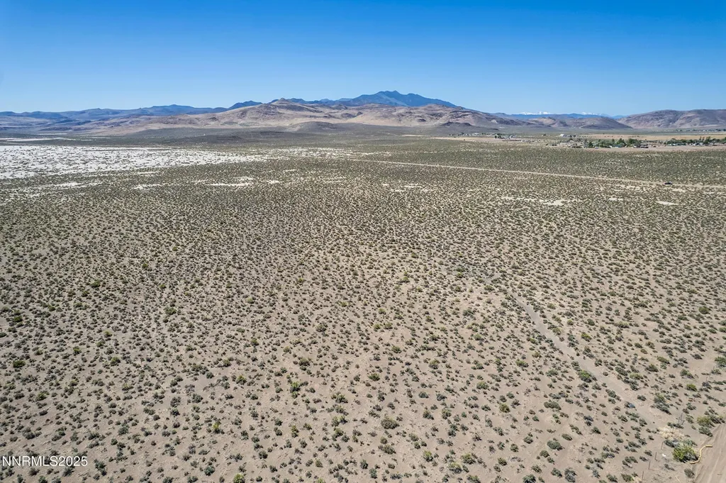 7975 Break-a-heart Silver Springs NV 89429