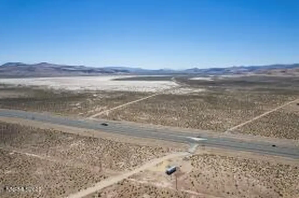 7975 Break-a-heart Silver Springs NV 89429