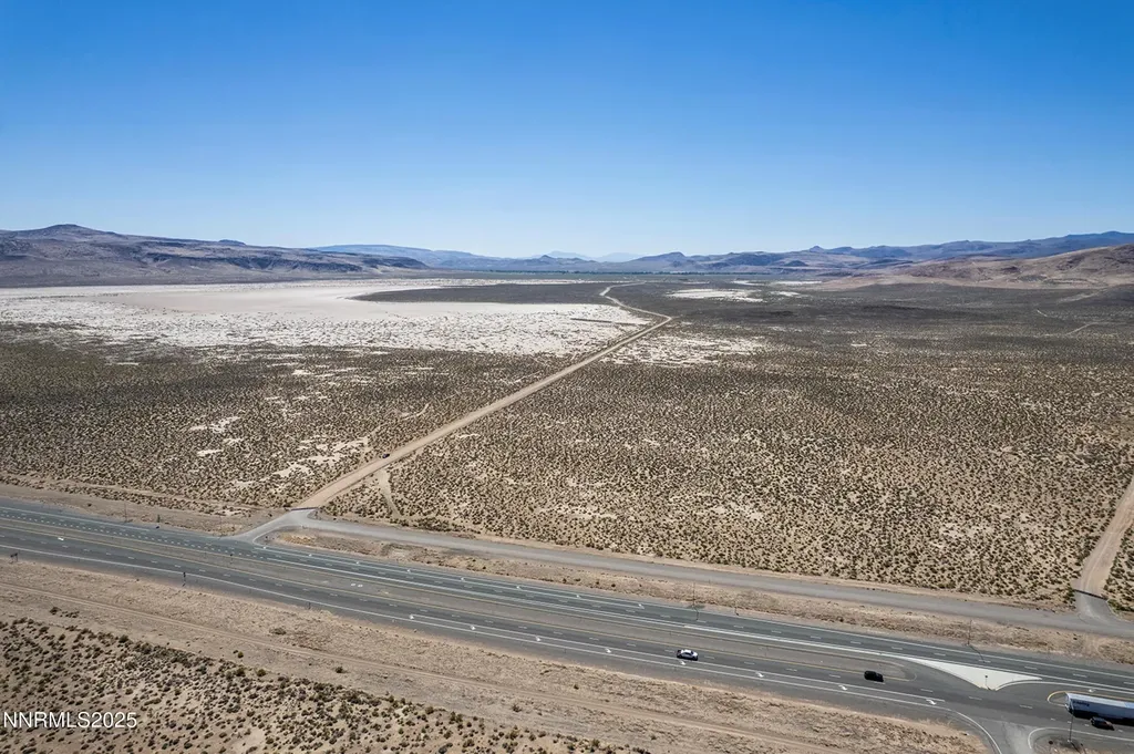 7975 Break-a-heart Silver Springs NV 89429