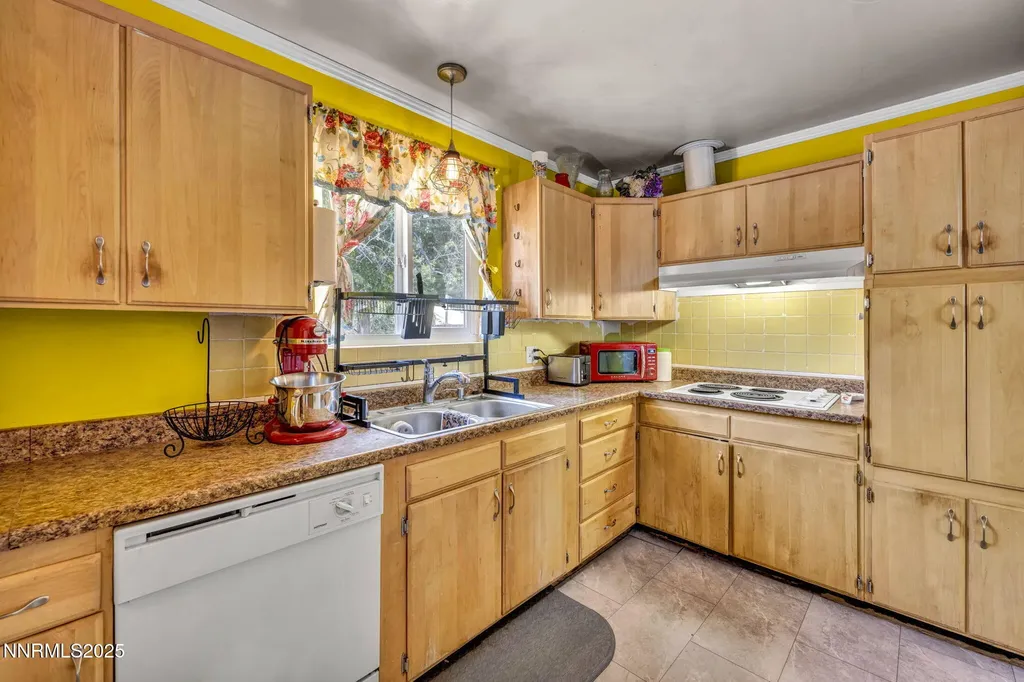 218 Albany Carson City NV 89703