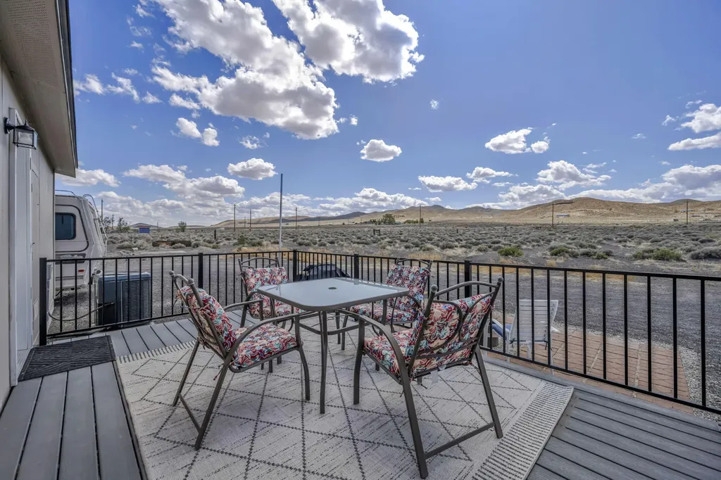 5405 White Oak Silver Springs NV 89429