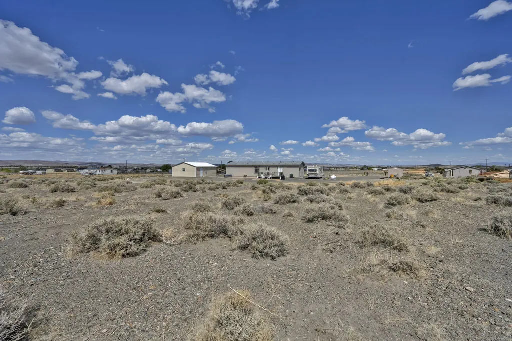 5405 White Oak Silver Springs NV 89429