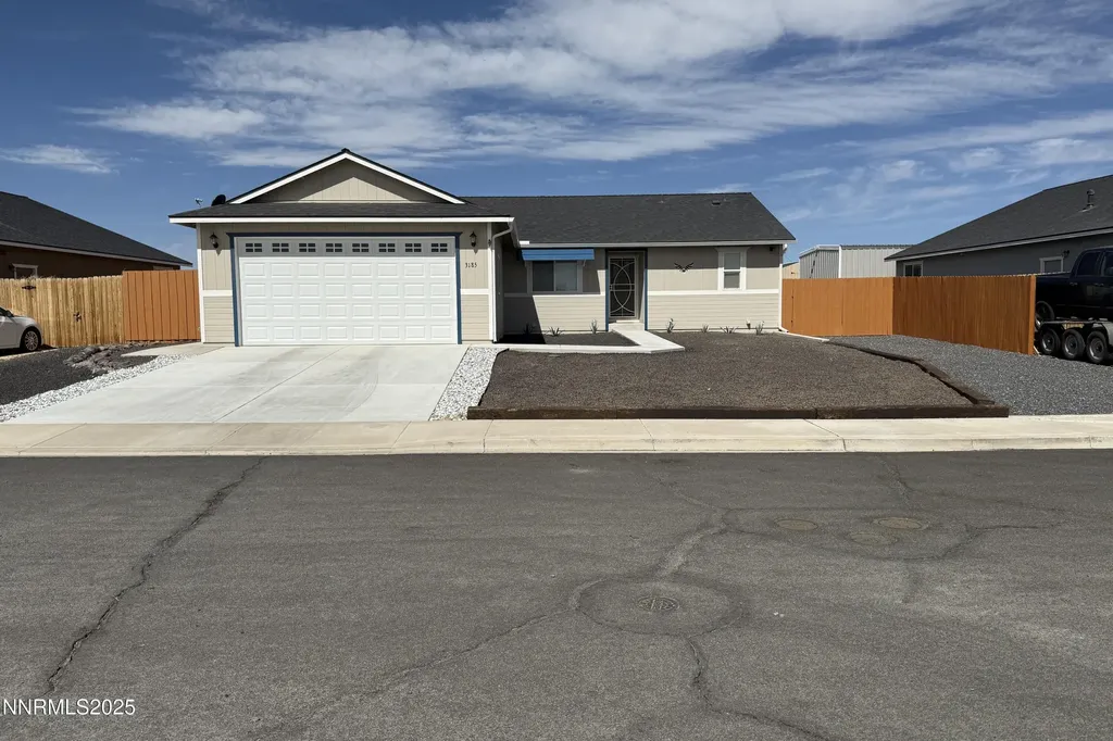 3185 Cliffrose Silver Springs NV 89429