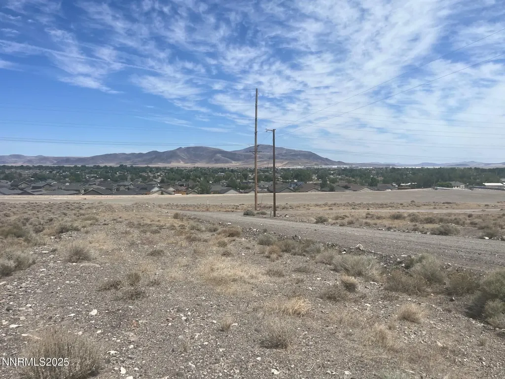 21 Valley View Fernley NV 89408