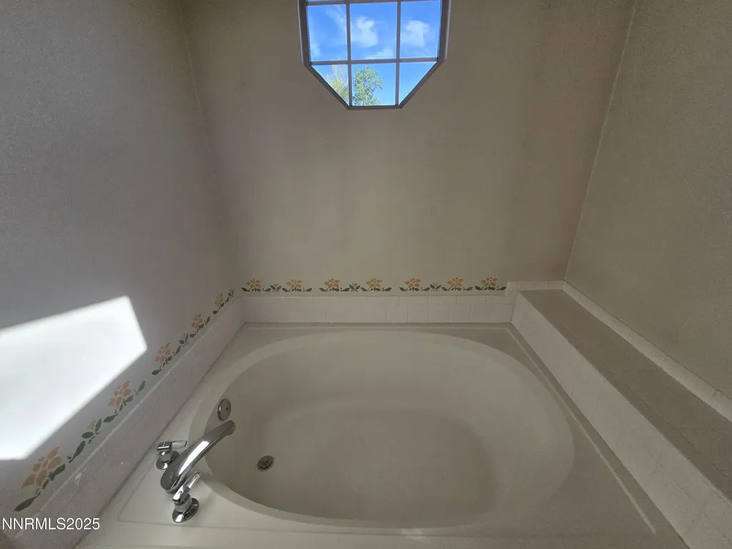 986 Quail Hollow Reno NV 89511