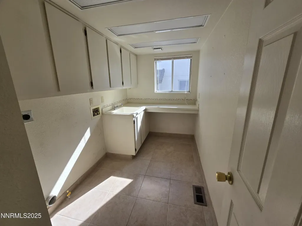 986 Quail Hollow Reno NV 89511