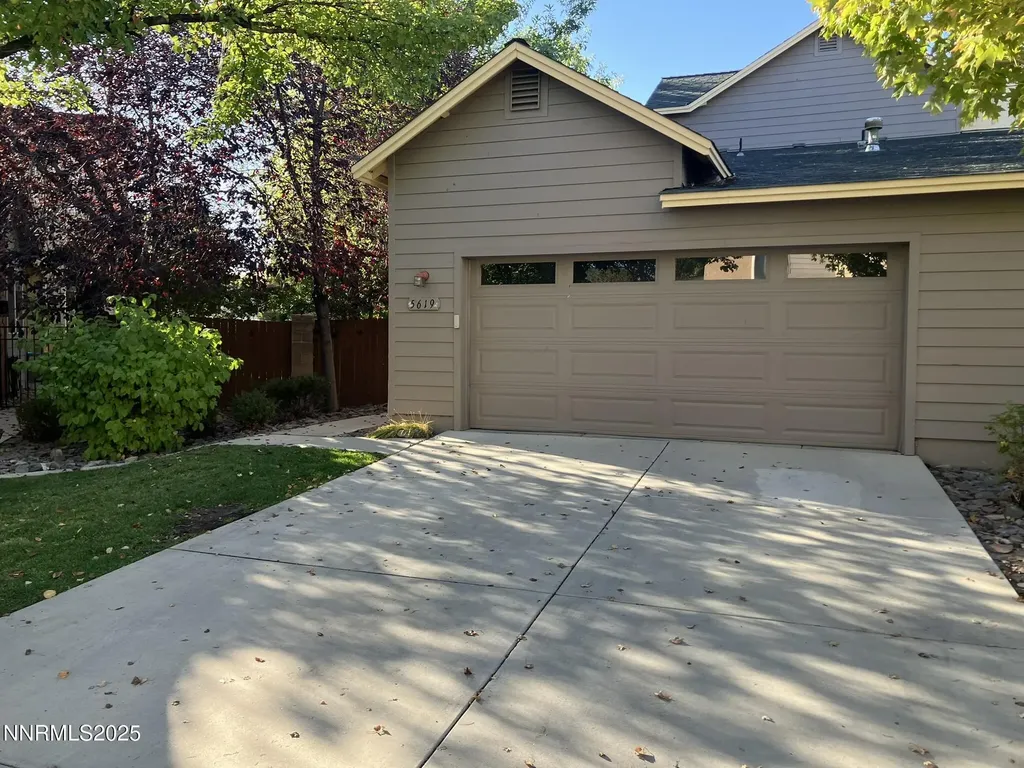 5619 Crescent Hill Sparks NV 89436