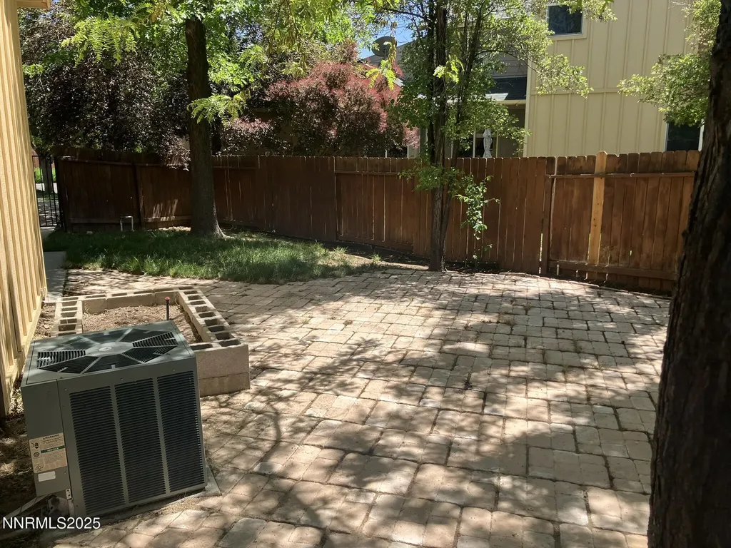 5619 Crescent Hill Sparks NV 89436