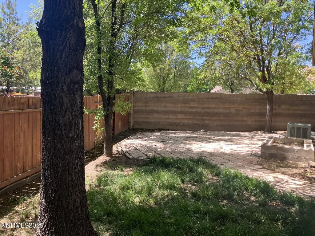 5619 Crescent Hill Sparks NV 89436