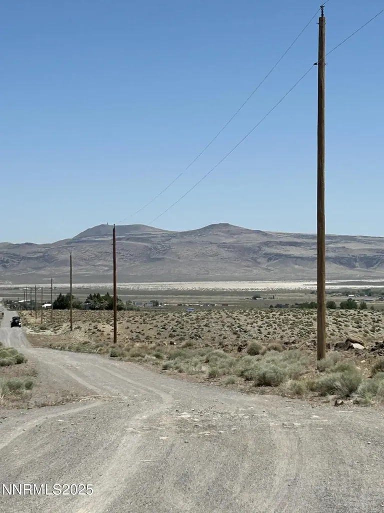 13595 Seneca Stagecoach NV 89429