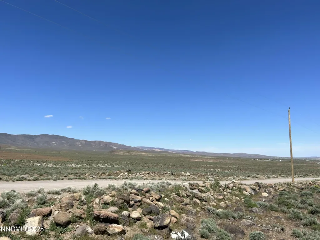 13595 Seneca Stagecoach NV 89429