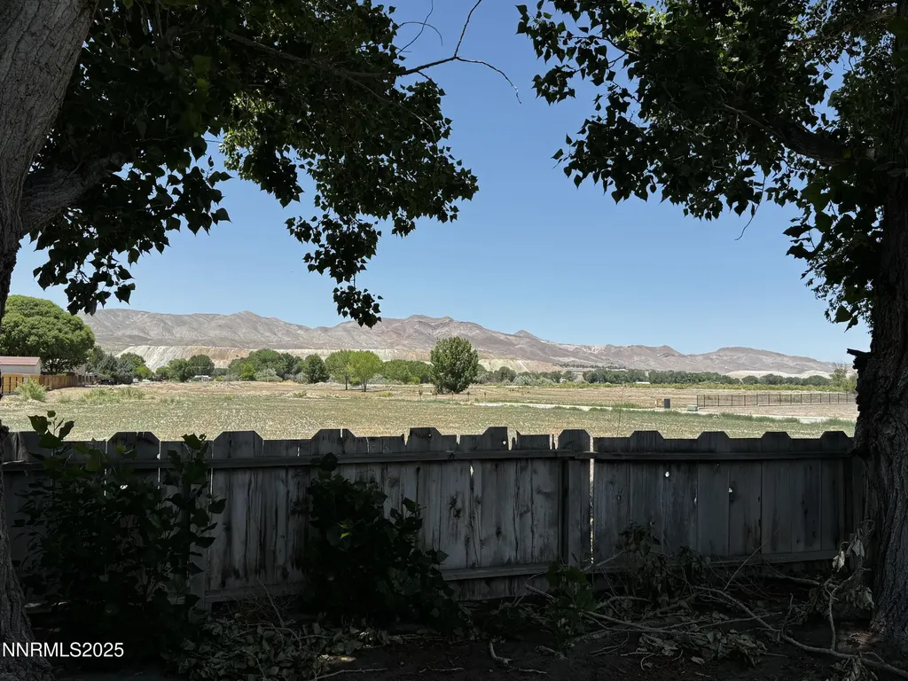 34 Poplar Yerington NV 89447