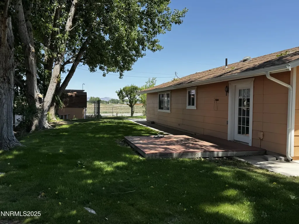 34 Poplar Yerington NV 89447