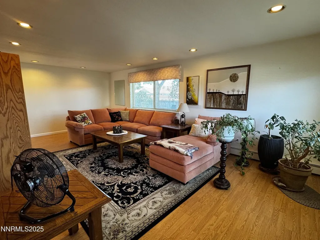 34 Poplar Yerington NV 89447
