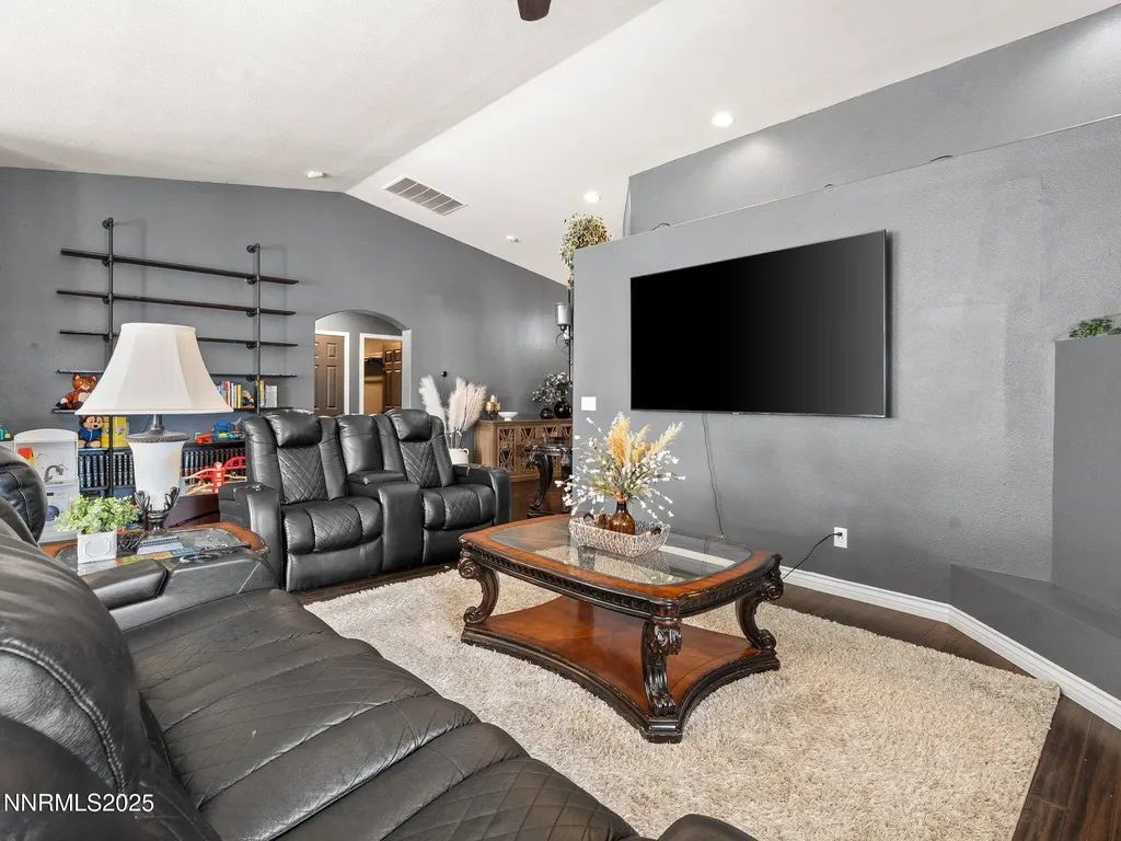 2187 Snow Drift Fernley NV 89408