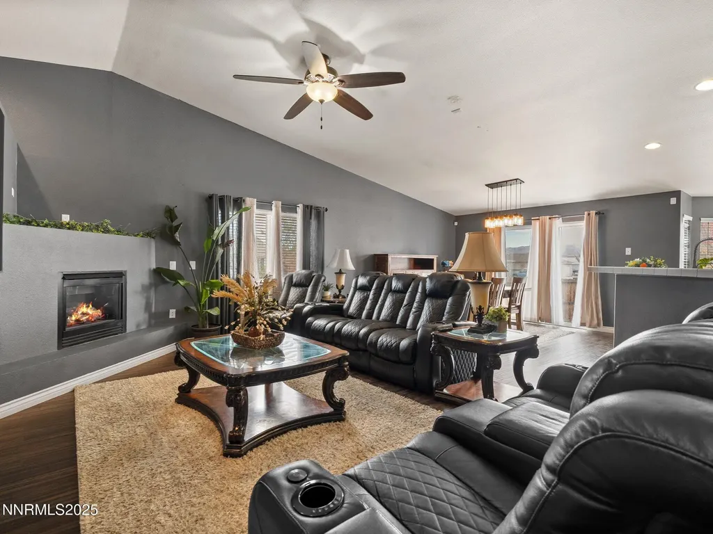 2187 Snow Drift Fernley NV 89408