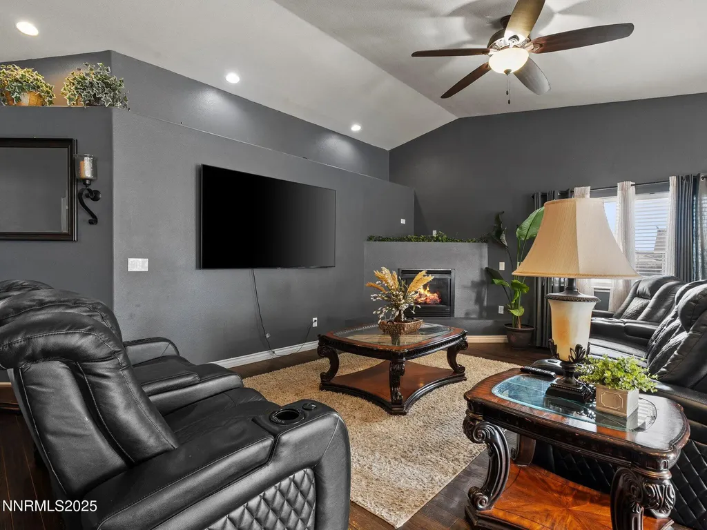 2187 Snow Drift Fernley NV 89408