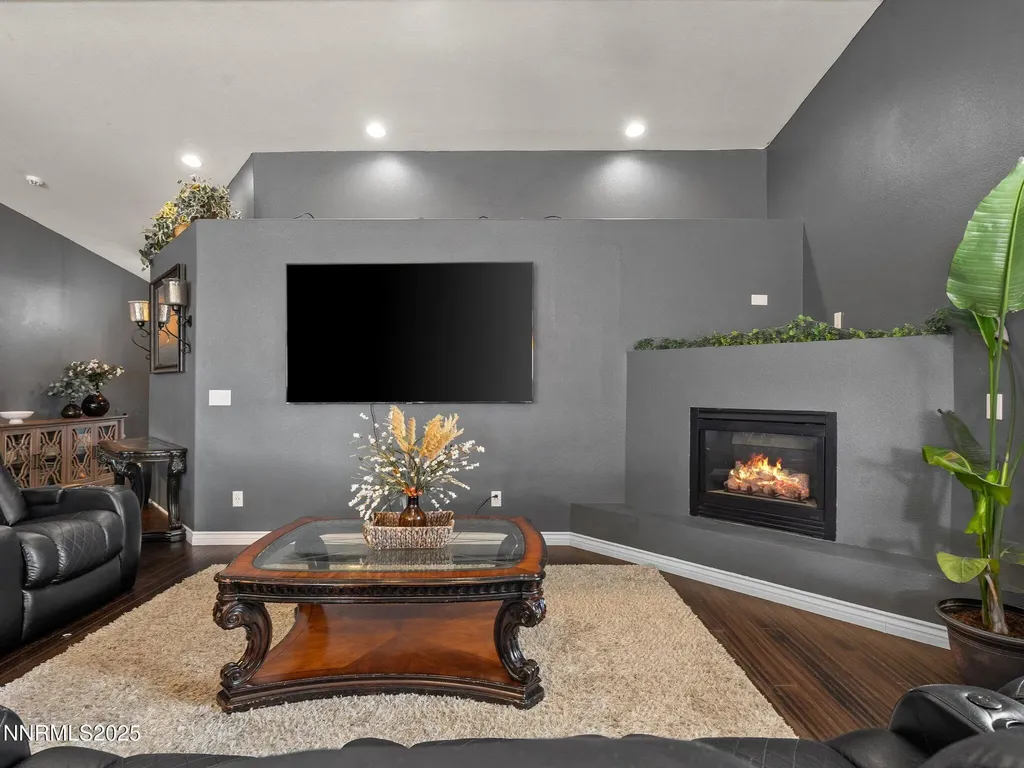 2187 Snow Drift Fernley NV 89408