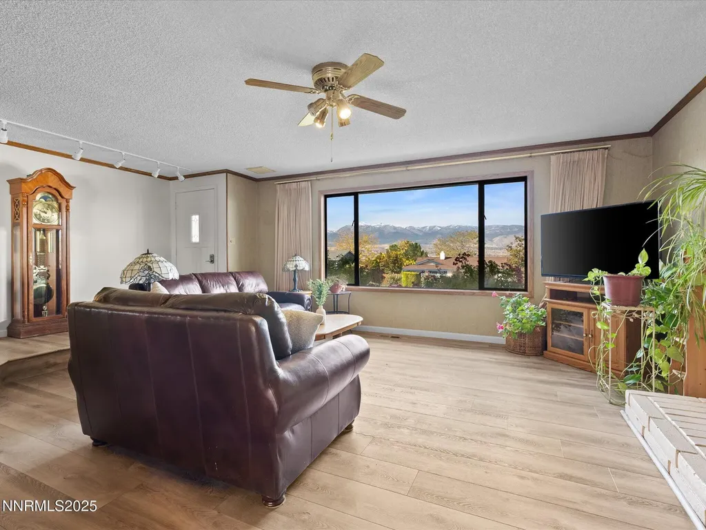 13840 Chamy Reno NV 89521