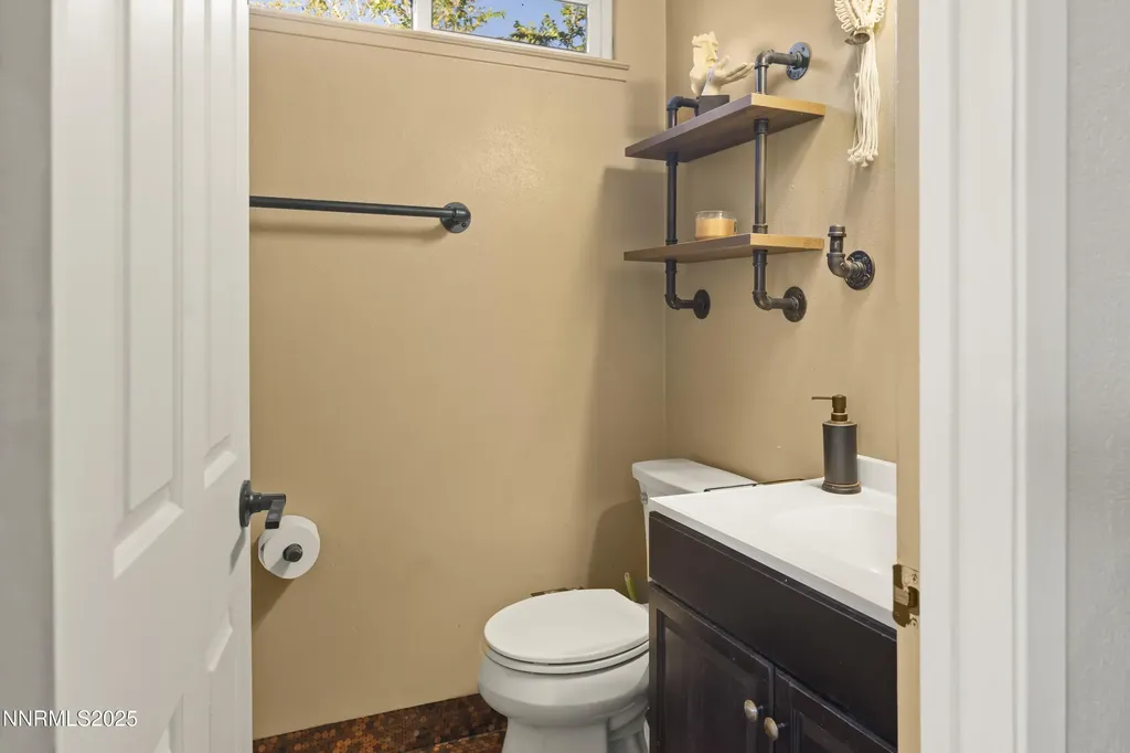 749 E Fernley NV 89408