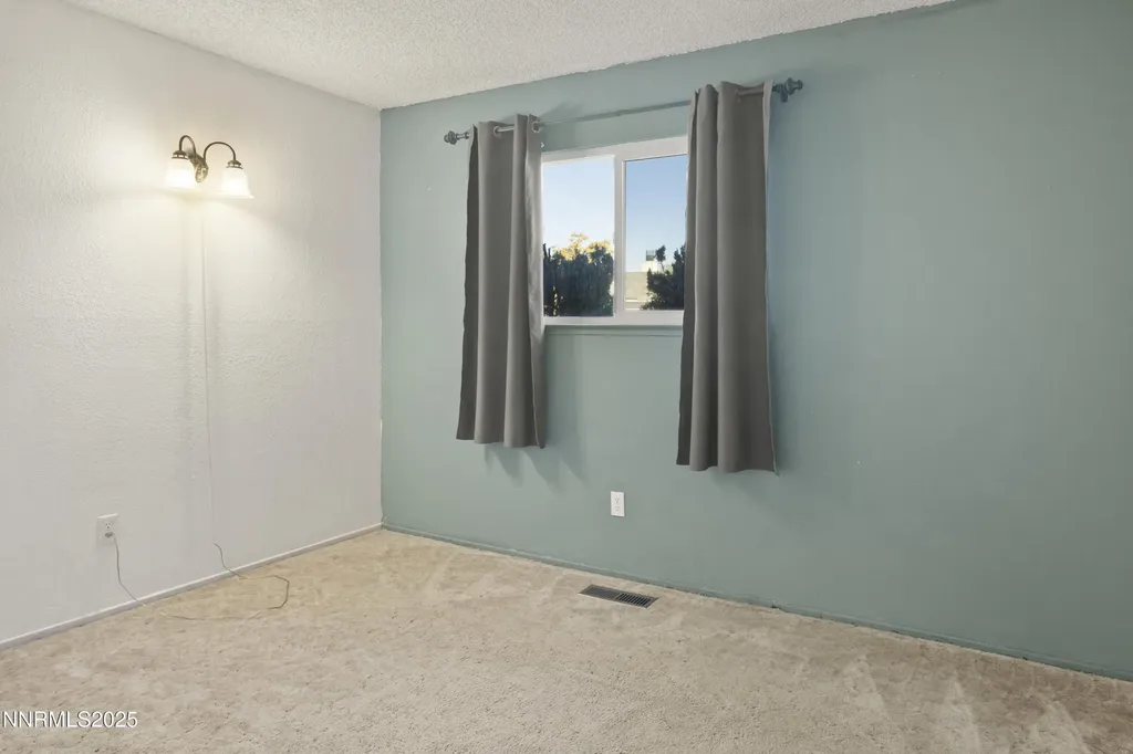 749 E Fernley NV 89408