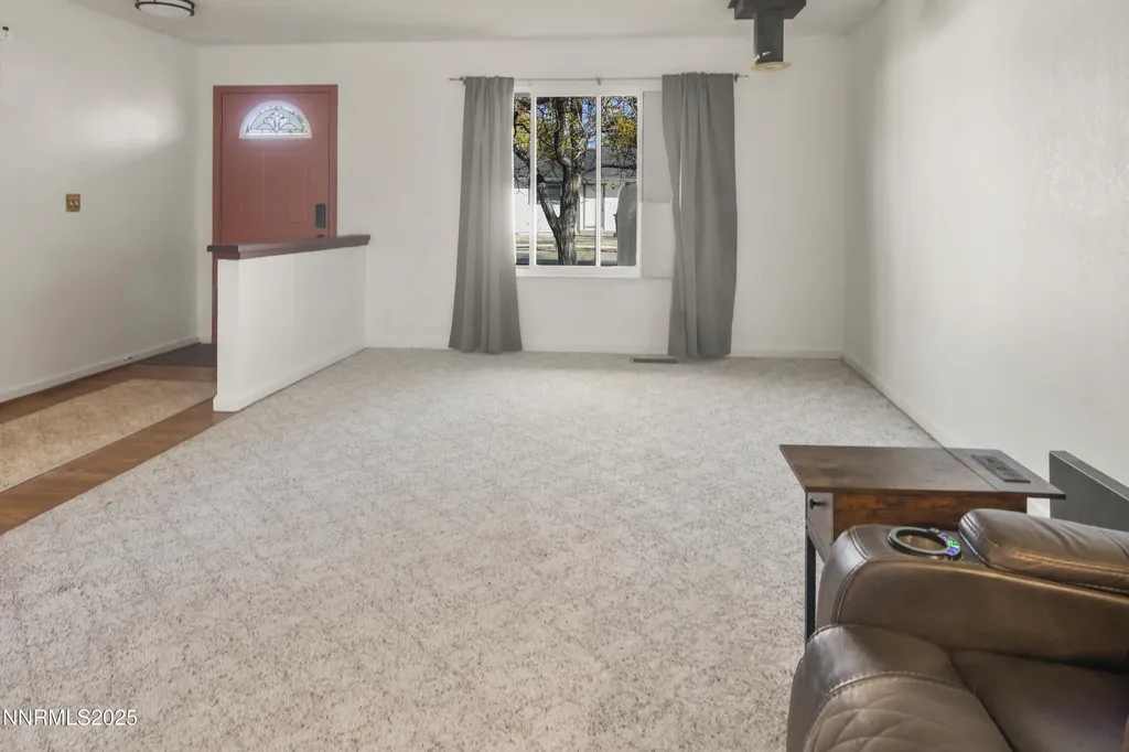749 E Fernley NV 89408